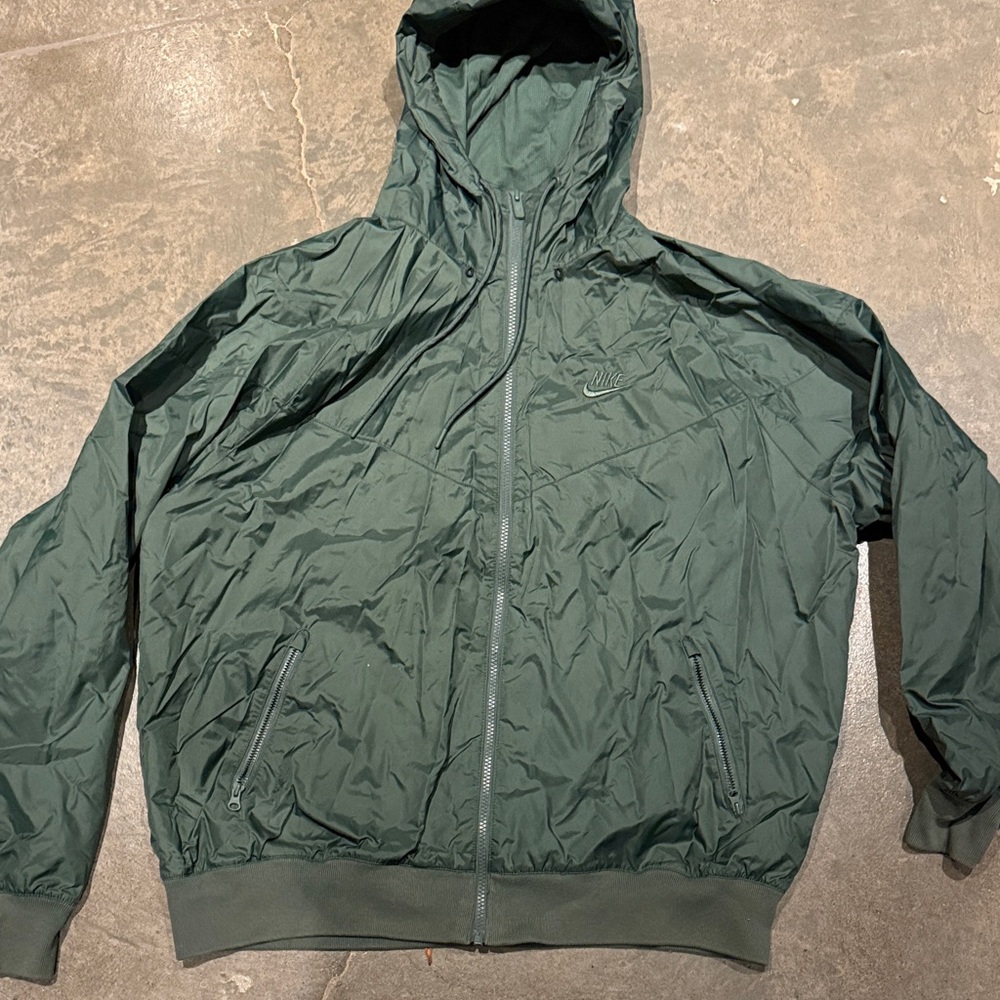 Nike Men's Forest Green Windbreaker